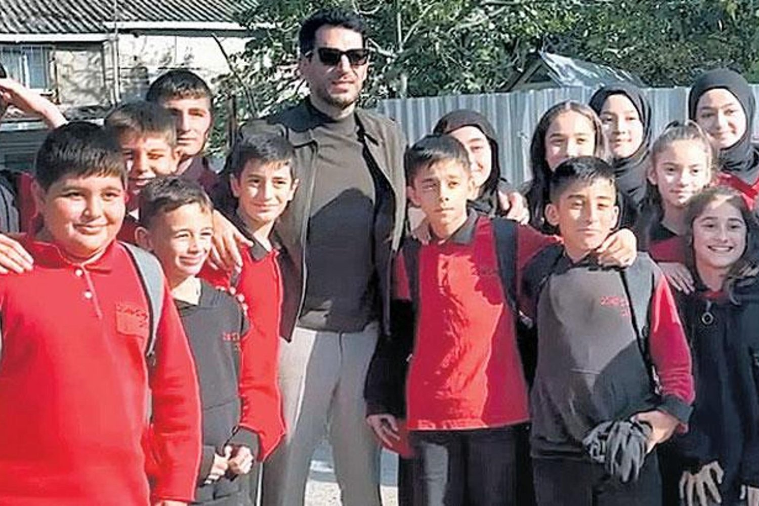 Murat Yıldırım Sevgisi Sette Büyüledi! Çocuklar Heyecanla Karaya Koştu