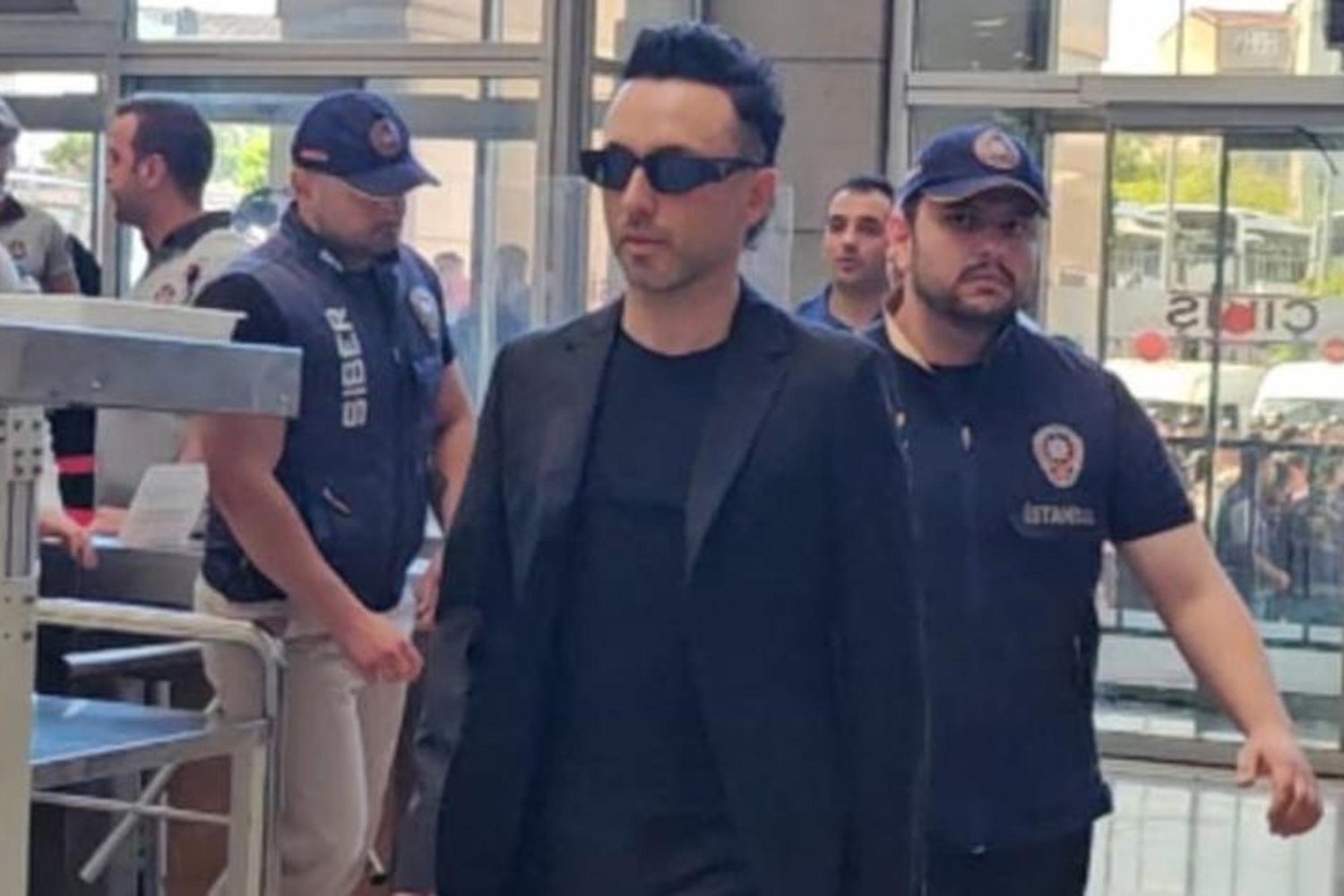 Mabel Matiz’in 'Perperişan' Şarkısı Hakkında Soruşturma Tamamlandı: Hapisle Yargılanabilir