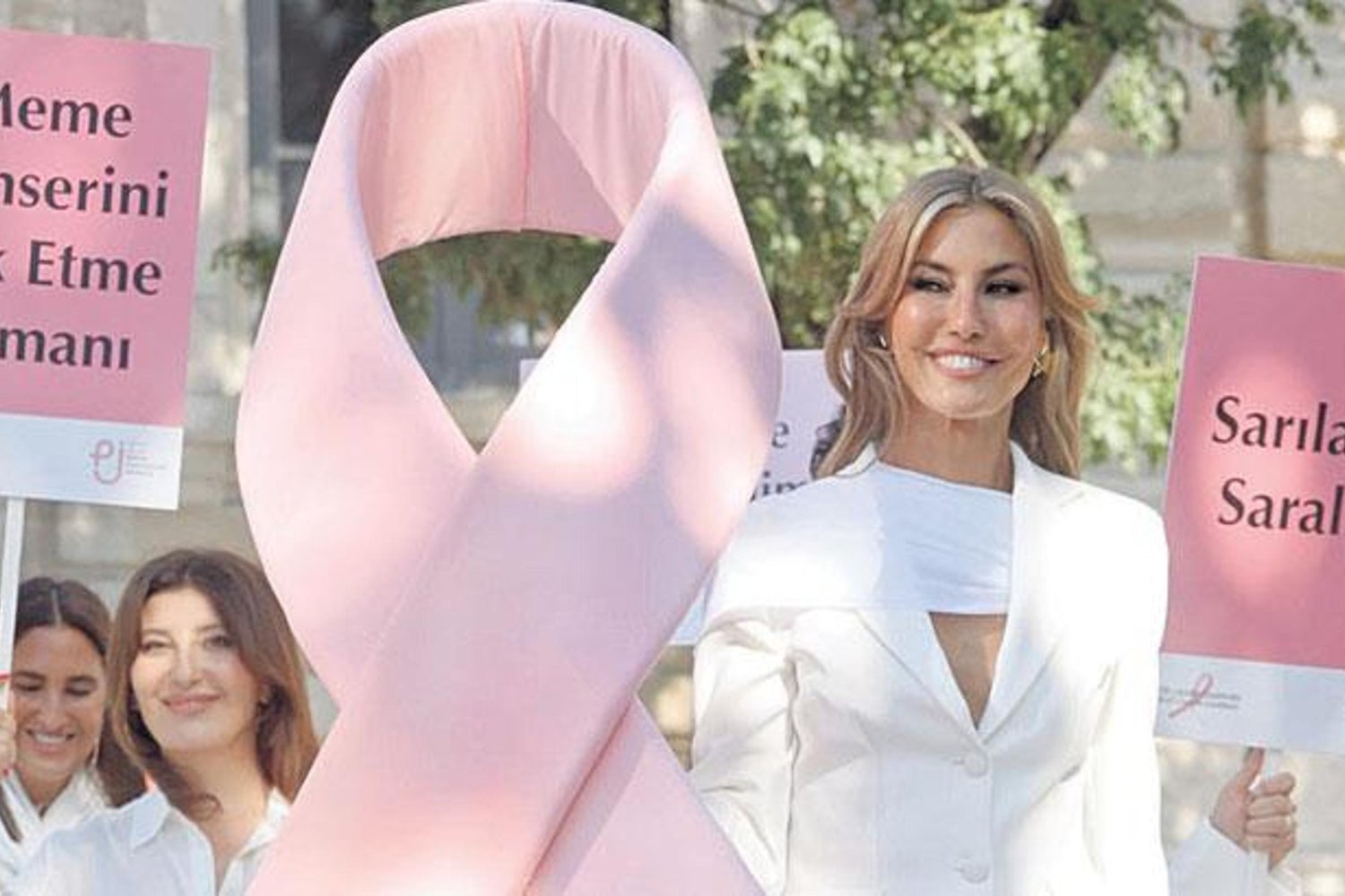 Kadınlar İçin Beden Sevgisi ve Erken Teşhisin Önemi Vurgulandı