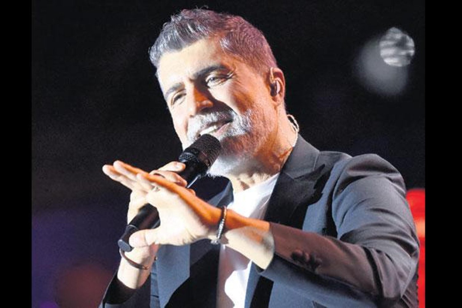 Yenilenen Saç Stiliyle Dikkat Çeken Sanatçı: Son Yemek Filmi İçin Sakalını Kısalttı