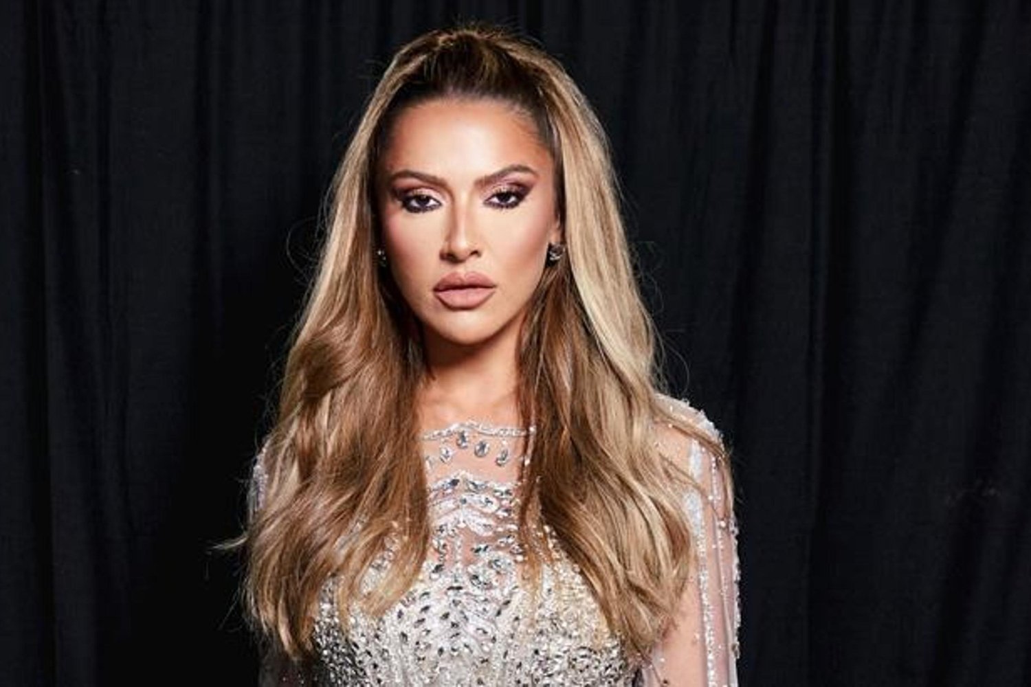 Ünlü İsimlere Uyuşturucu Soruşturması: Hadise Mert Yazıcıoğlu Dilan Polat ve Diğerleri Gözaltında