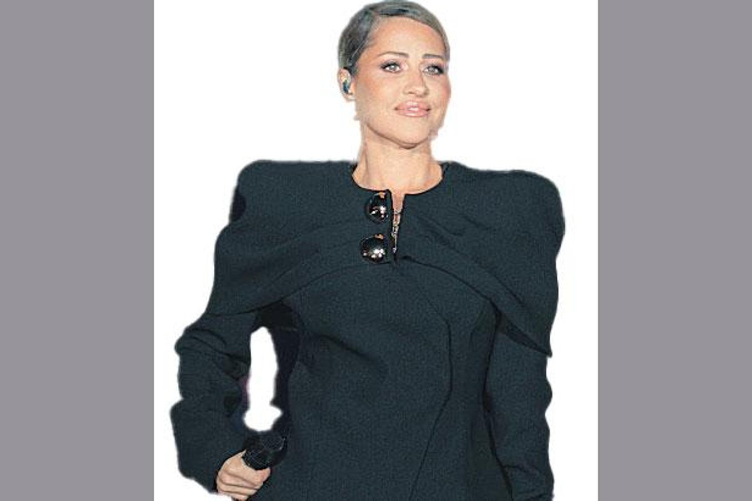 Dünyaca Ünlü Sanatçı Konserinde Acı Manzara ve Çocuklar İçin Yaşam Desteği Çağrısı