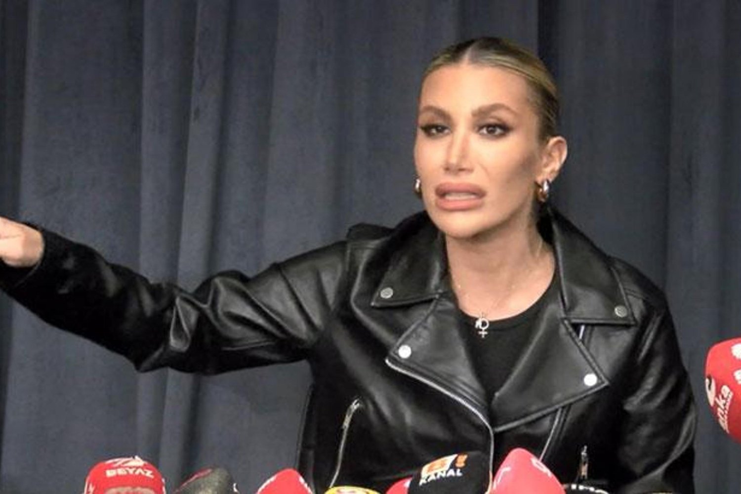 İrem Derici Uyuşturucu İddialarına Sert Yanıt Verdi: Alnım Ana Sütüm Kadar Ak