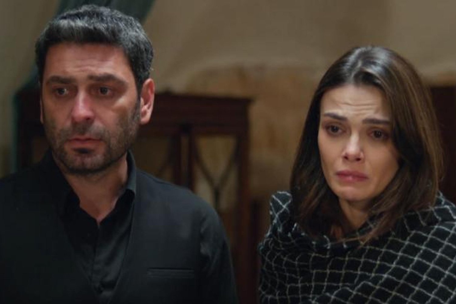 Uzak Şehir Dizisi Yüzde 38 İzlenme Oranlarıyla Zirvede