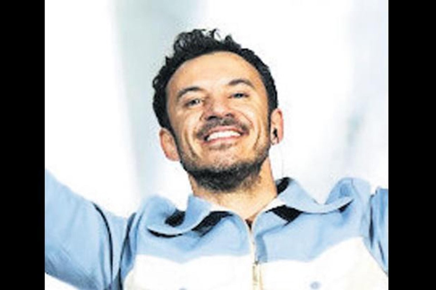 Buray Konseri Biletleri Tükenirken Kardeş Ülkeyi Coşturan Performans