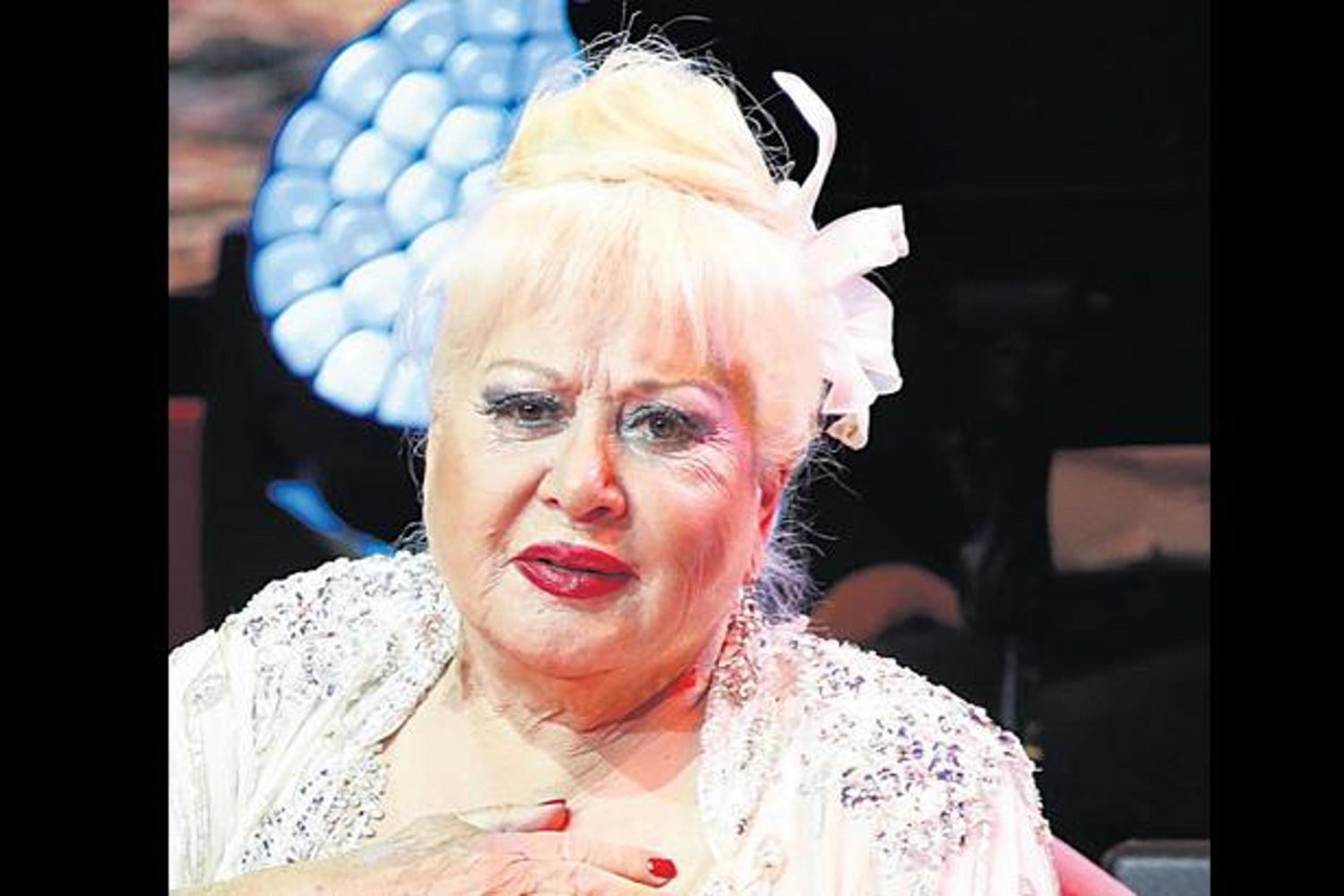 Muazzez Abacı Yoğun Bakımda: Böbrek Sorunu ve Nefes Darlığına Dikkat!