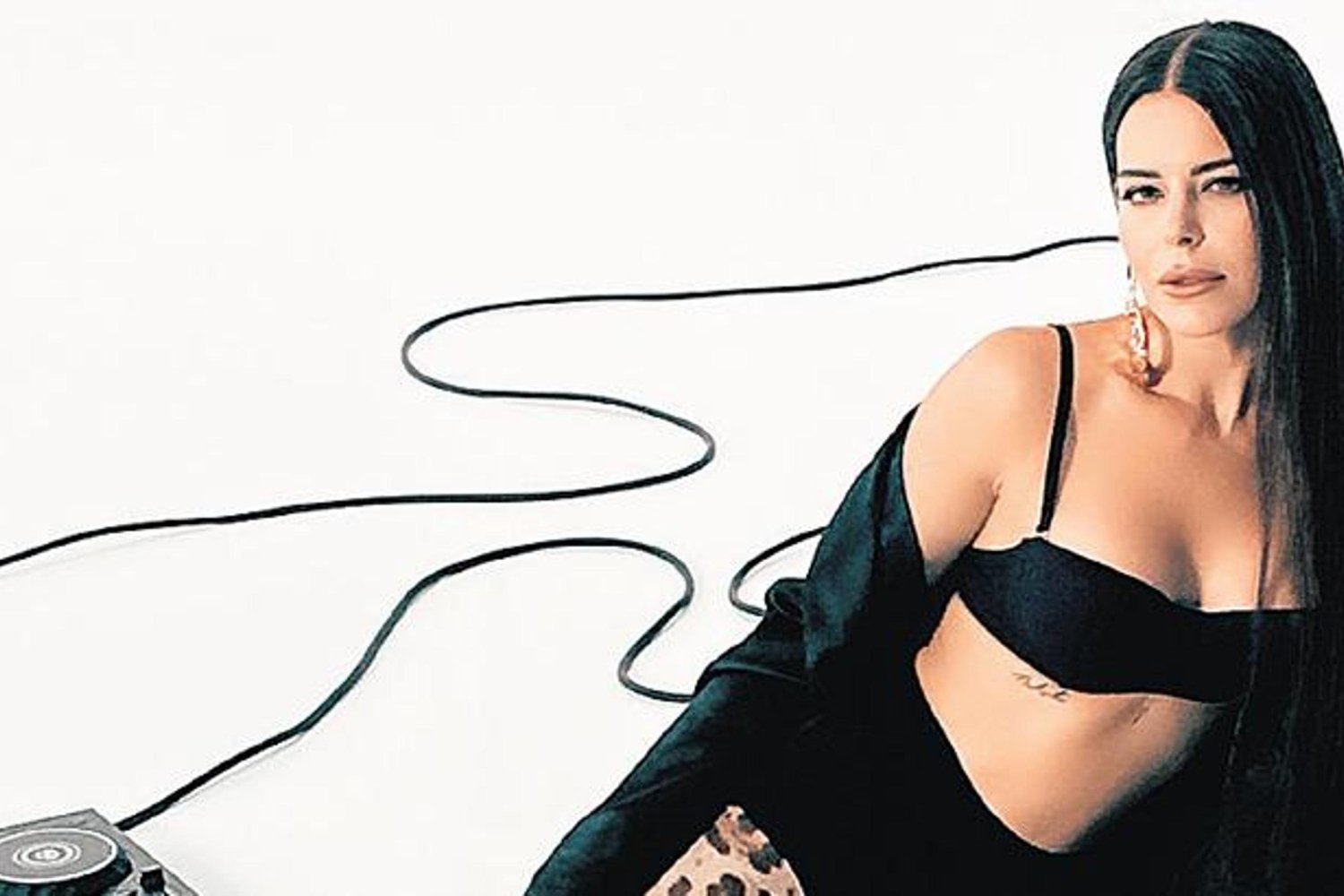 Pop Müziğin Yıldızları Bir Arada! 'Anlatasım Var' Albümüyle Göz Dolduruyor