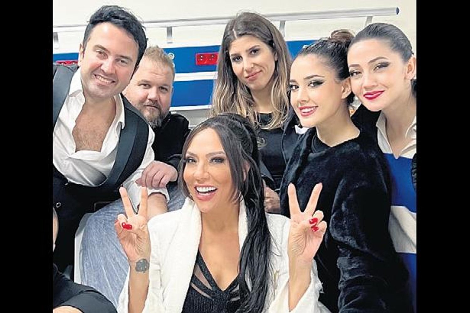 Şarkıcı Antalya Konseri Sonrası Bileğini Burkan Anlar