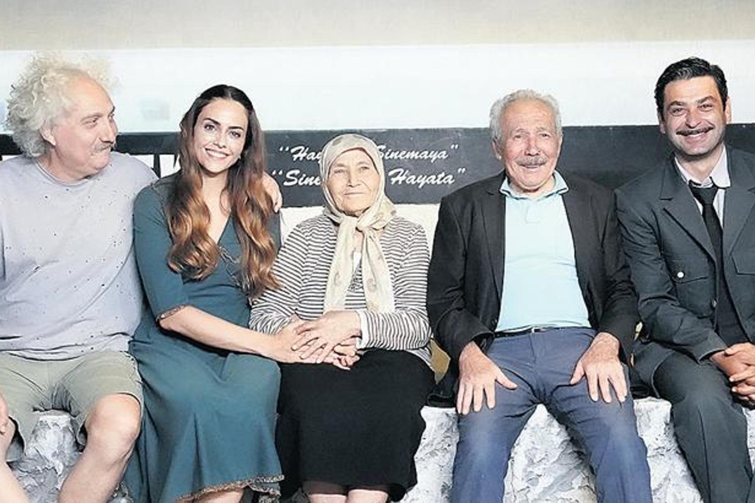 Başarılı Oyuncu Aksu'nun Yakınlarından Gerçek Hikâye: Melodram ve Aşk Dolu Bir Posta Hikayesi