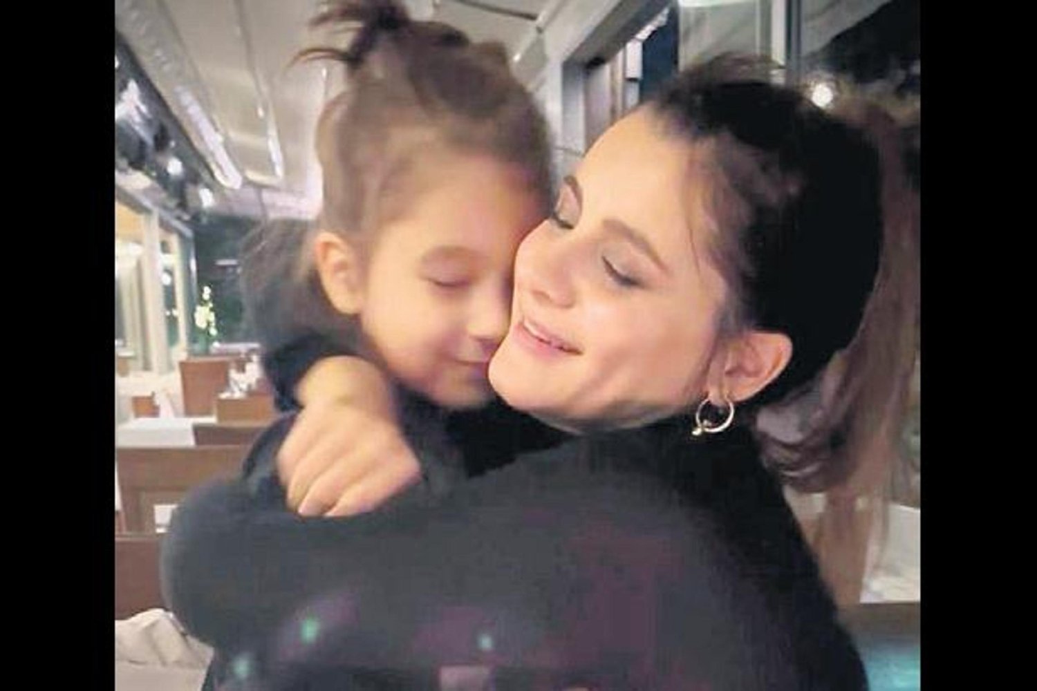 Atiye'nin Doğum Gününü Sürpriz Partiyle Kutlaması Hayranlarını Sevindirdi