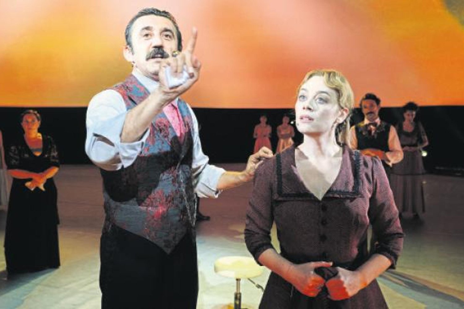 Afife Jale'nin İzinden Sahneye Çıkan Benzersiz Tiyatro Deneyimi