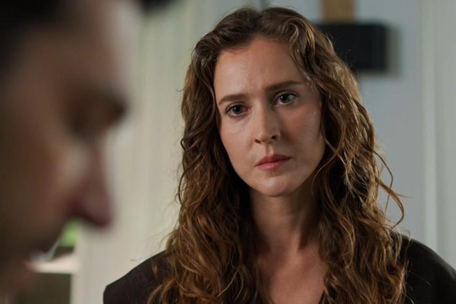 Güller ve Günahlar'da Şok Gelişmeler: Zeynep ve Serhat'ın Yakınlaşması Gündemi Sarstı