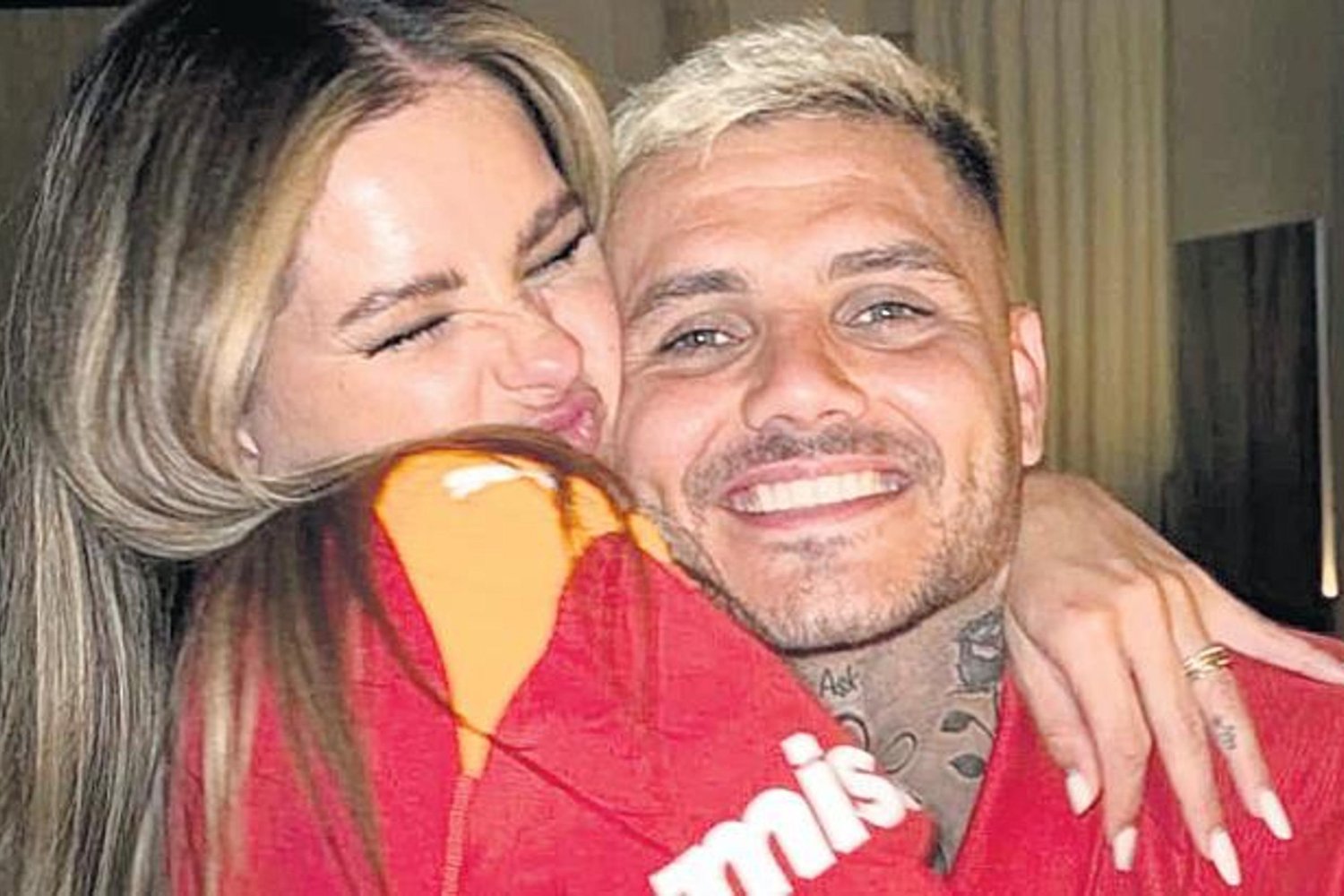 Galatasaraylı Suarez Sevgilisinin Adını Ayakkabısına Yazdırdı!