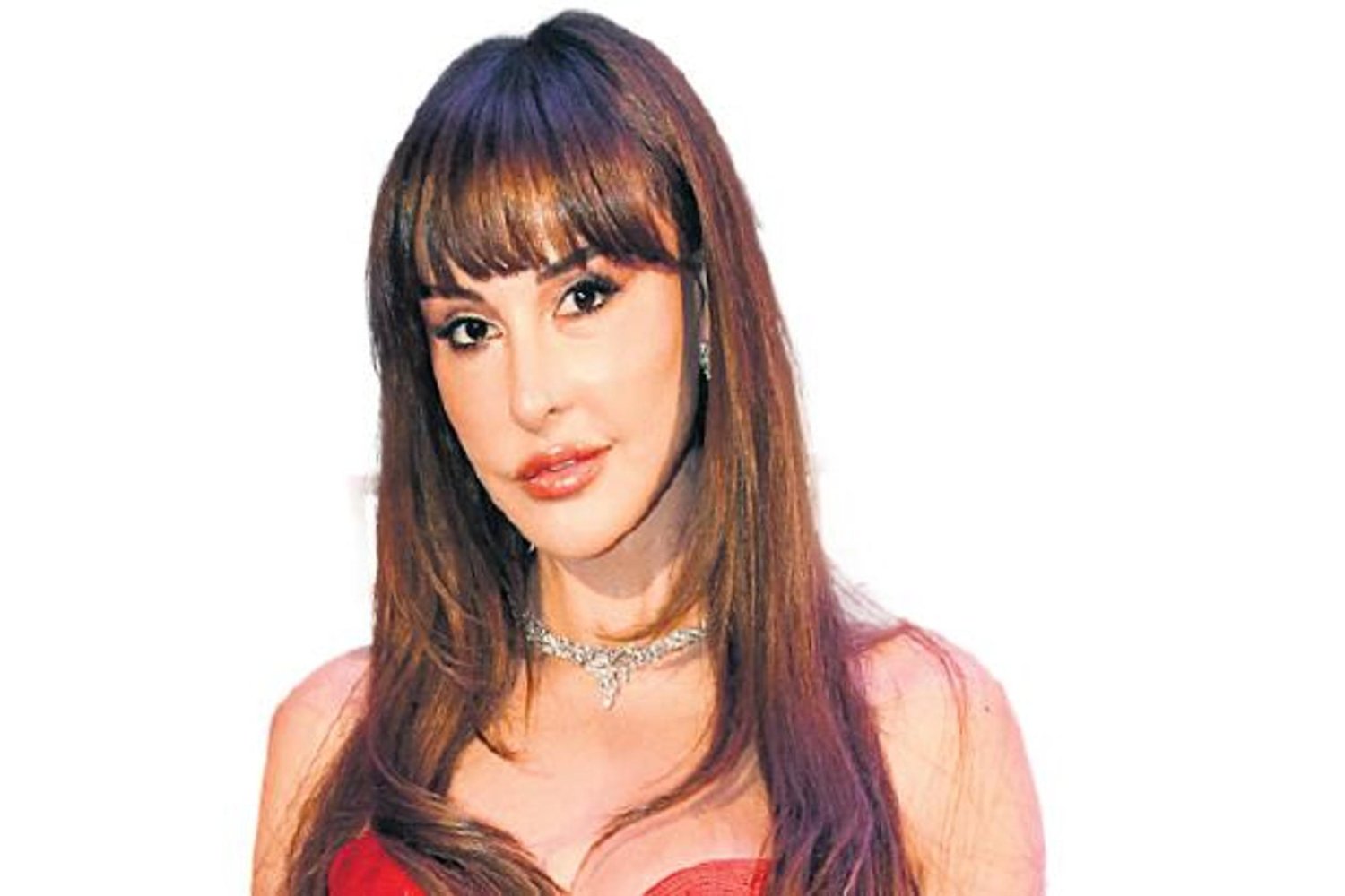 Modellik Kariyerini Bırakıp Oyunculuğa Yönelen Destan Güçlü Dönüşümle Gündemde