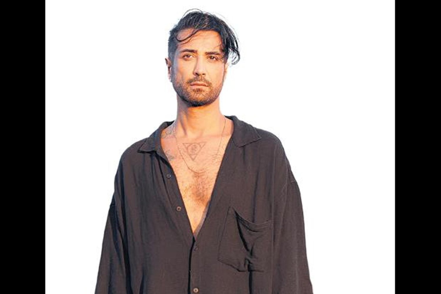 Şarkıcı Uyarısı: Dizi Oyuncuları ve Fenomenler Günah Dalgasında