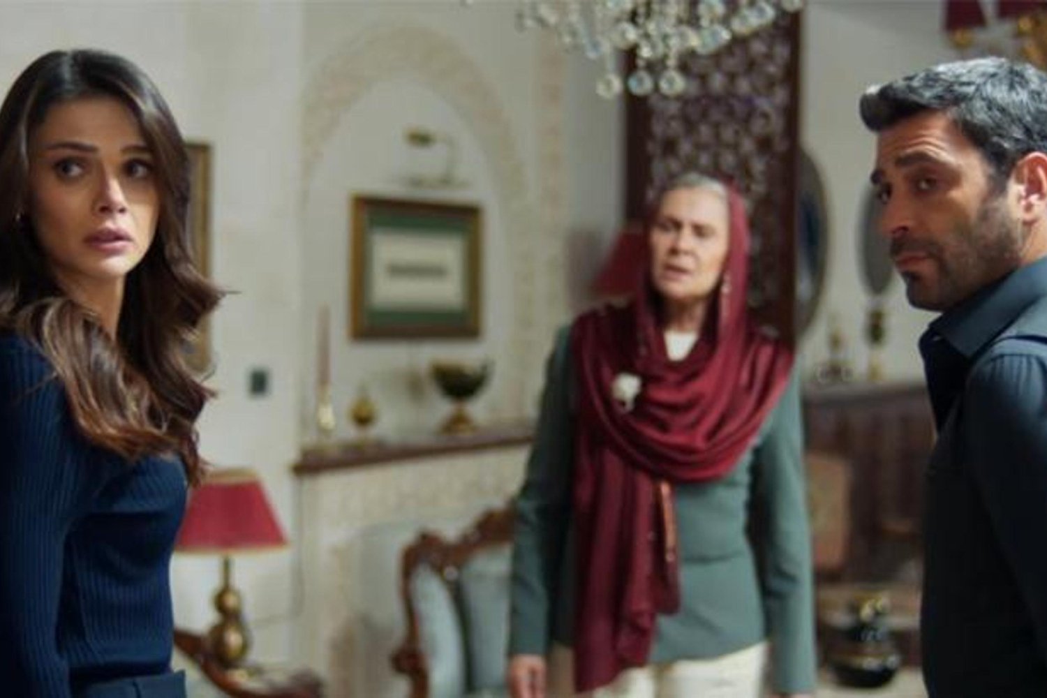 Uzak Şehirde Şoke Eden Gelişme: Ecmel ve Boran'ın Gerilimi Artıyor