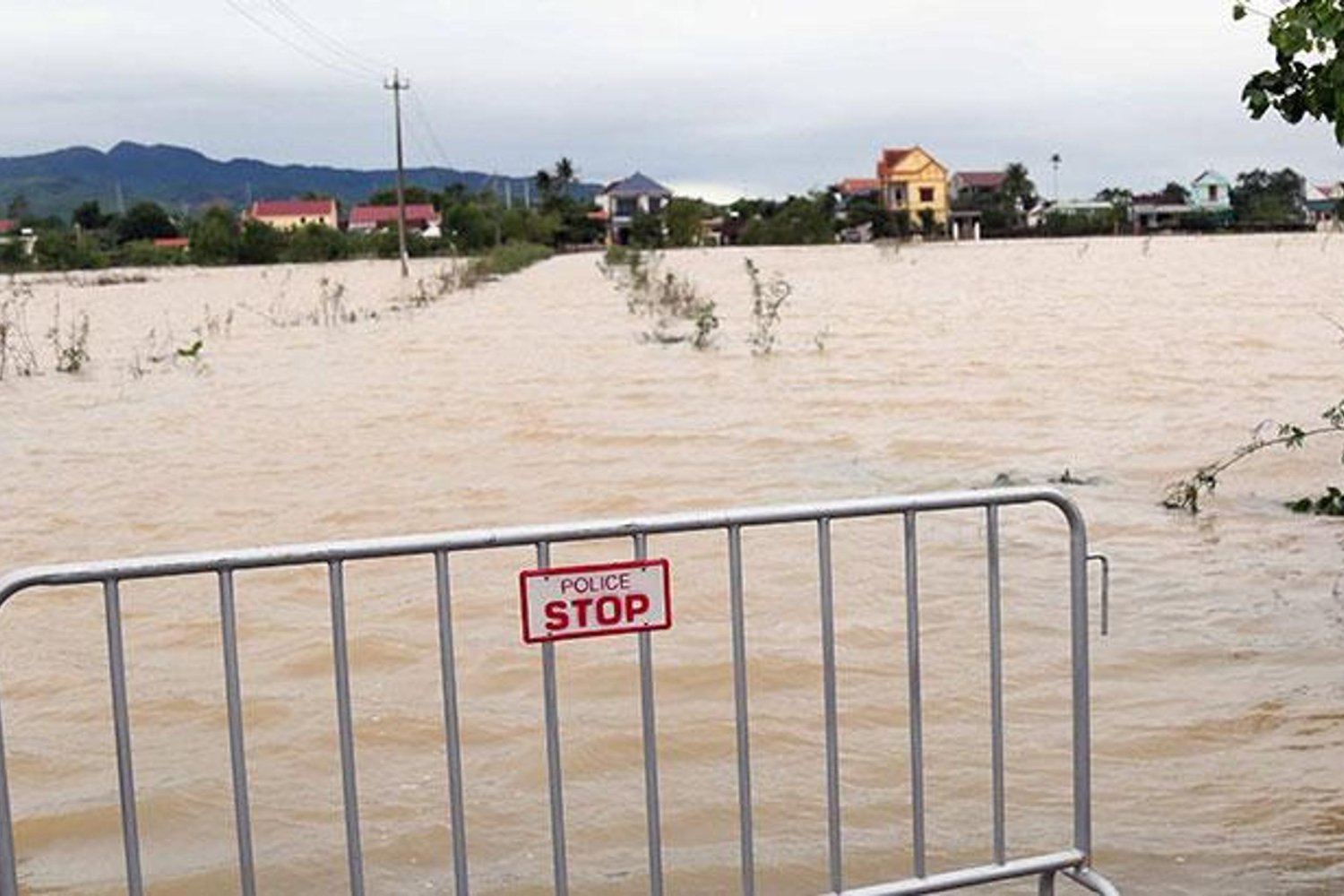 Vietnam'da Sel ve Heyelan Felaketi Can Kaybına Yol Açtı