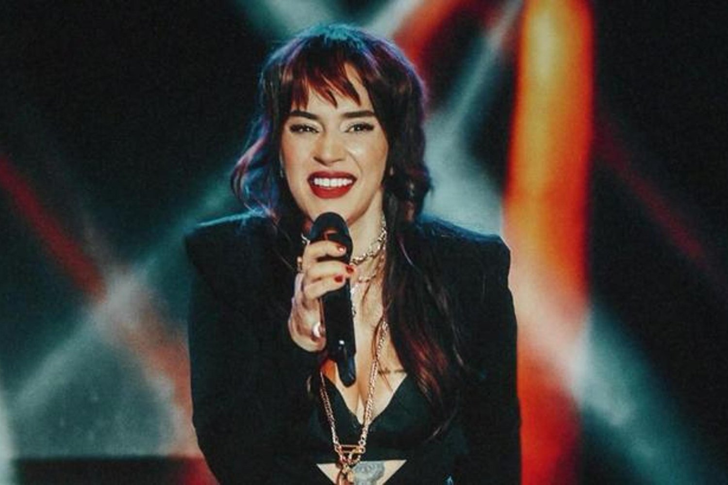 Pop Müzik Şarkıcısı Yeni Yorumlarıyla Sahneye Çıkacak