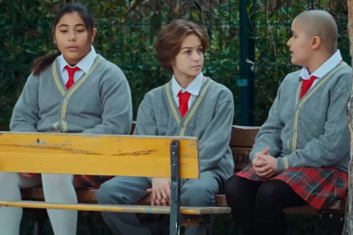 Hayata Tutunan 12 Yaşındaki Güneş, Arka Sokaklar'da Rol Alarak Hayalini Gerçekleştirdi