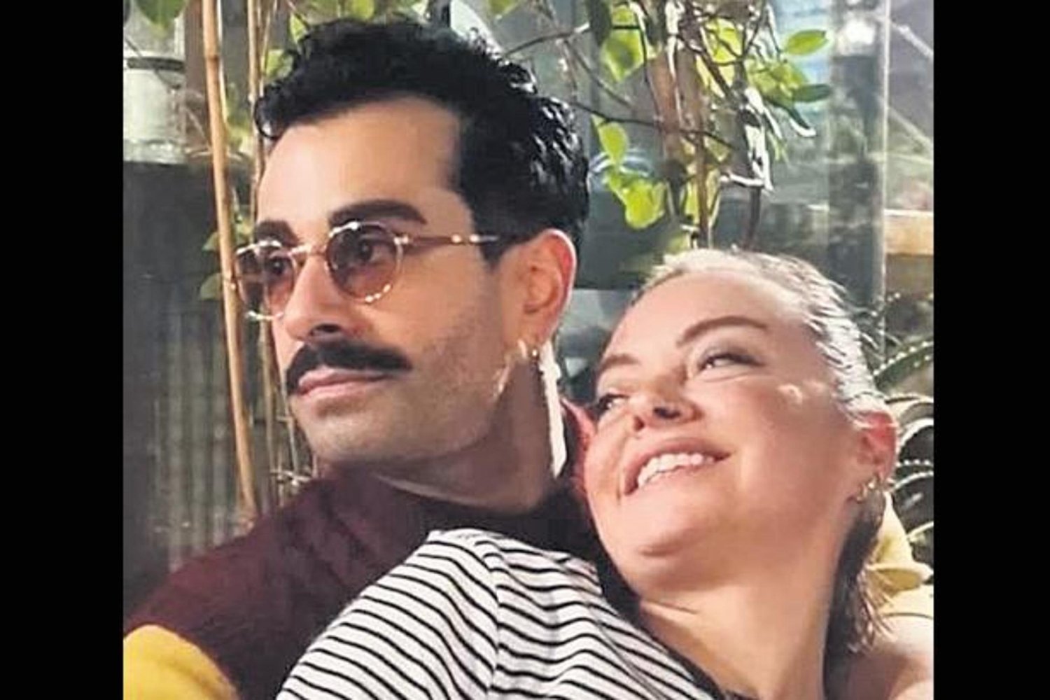 Şarkıcıdan Aşk Dolu Anlar: Eşi Sinem Türkmen'le Keyifli Buluşma ve Özel Kareler