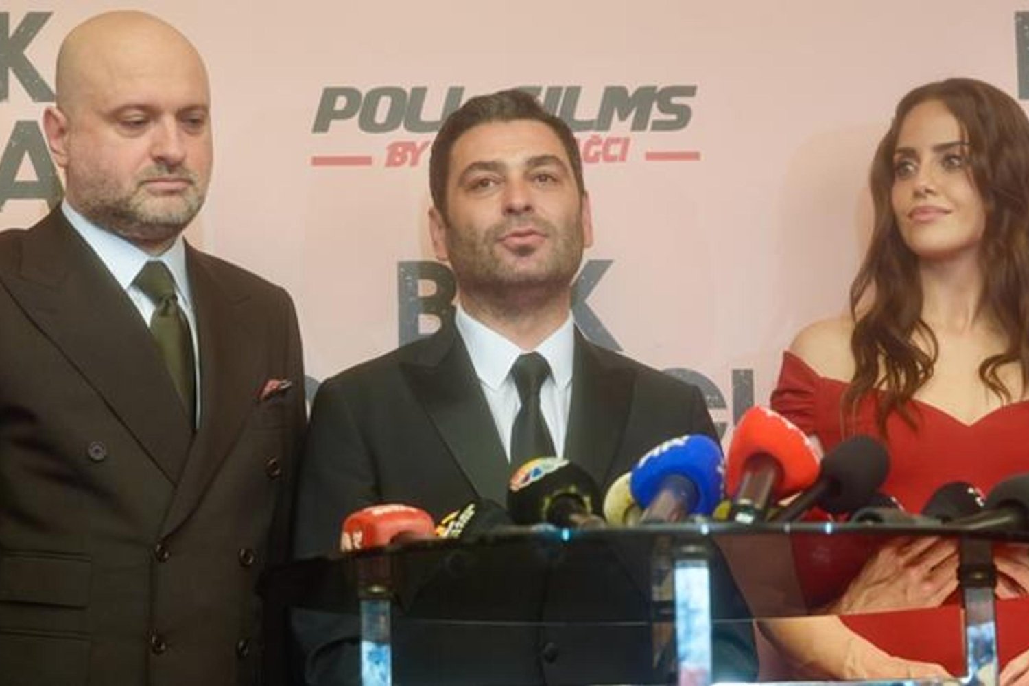 Yüksek Oyalanmalı 'Bak Postacı Geliyor' Filmi Galası Heyecanı Sürüyor