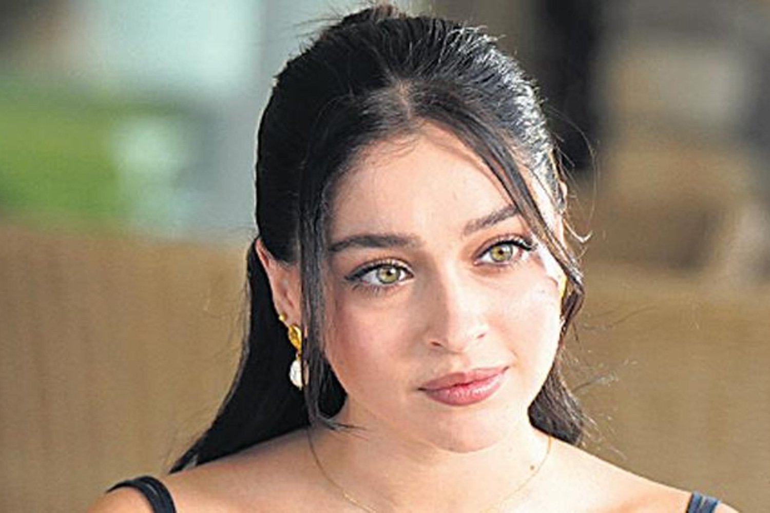 Güller ve Günahlar'daki Zeynep'le Biyografiyle Büyüleyen Cemre Baysel: Karakterle Bağ ve Doğallık Vurgusu