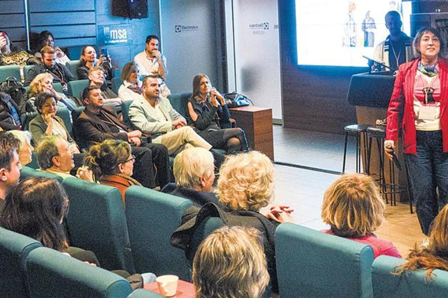 Müzik Dünyasının Sevilen İsmi Dernekle Bağını Anlattı