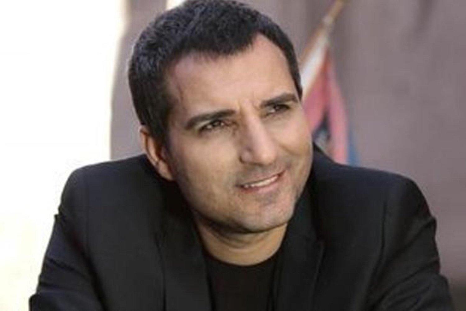 Ünlü Şarkıcıdan Yakında Geliyor: 30 Yıllık Kariyerini Anlatan Reality Şov!