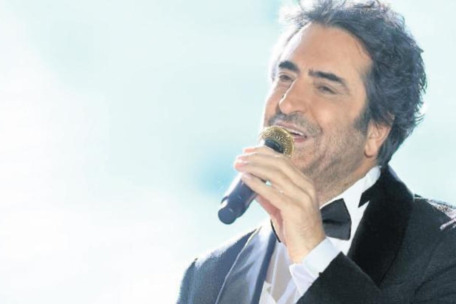 Yılbaşı Coşkusunu Yaşatan Kırmızıgül'den Sürpriz Dilekler