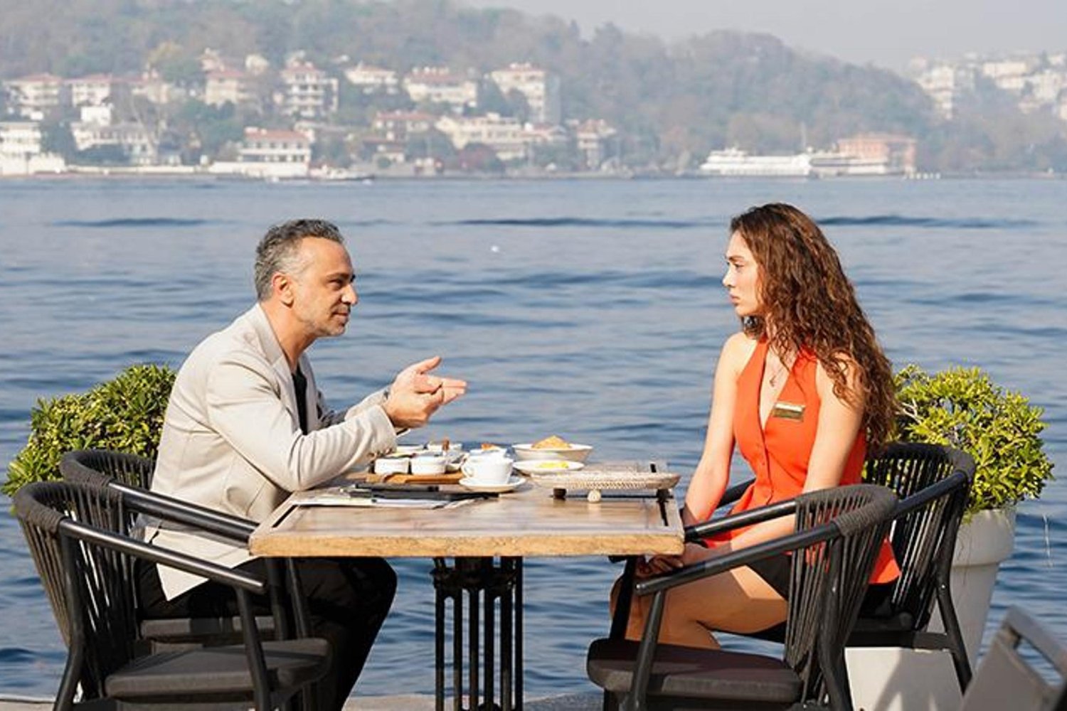 Gizem Sevim’den Çarpıcı 'Şeytanın Avukatı' Göndermesiyle Güller ve Günahlar Fırtınası