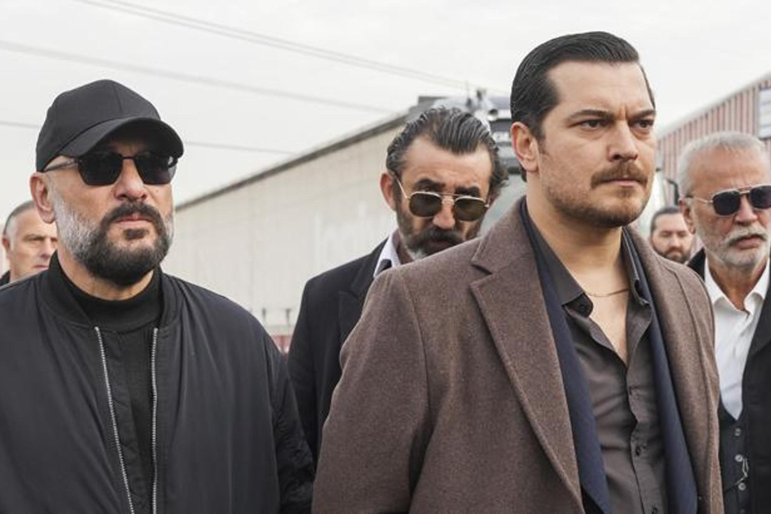 Eşref Dönüyor! Kadir'e Büyük Darbe ve Heyecan Dolu Bölüm Bu Akşam