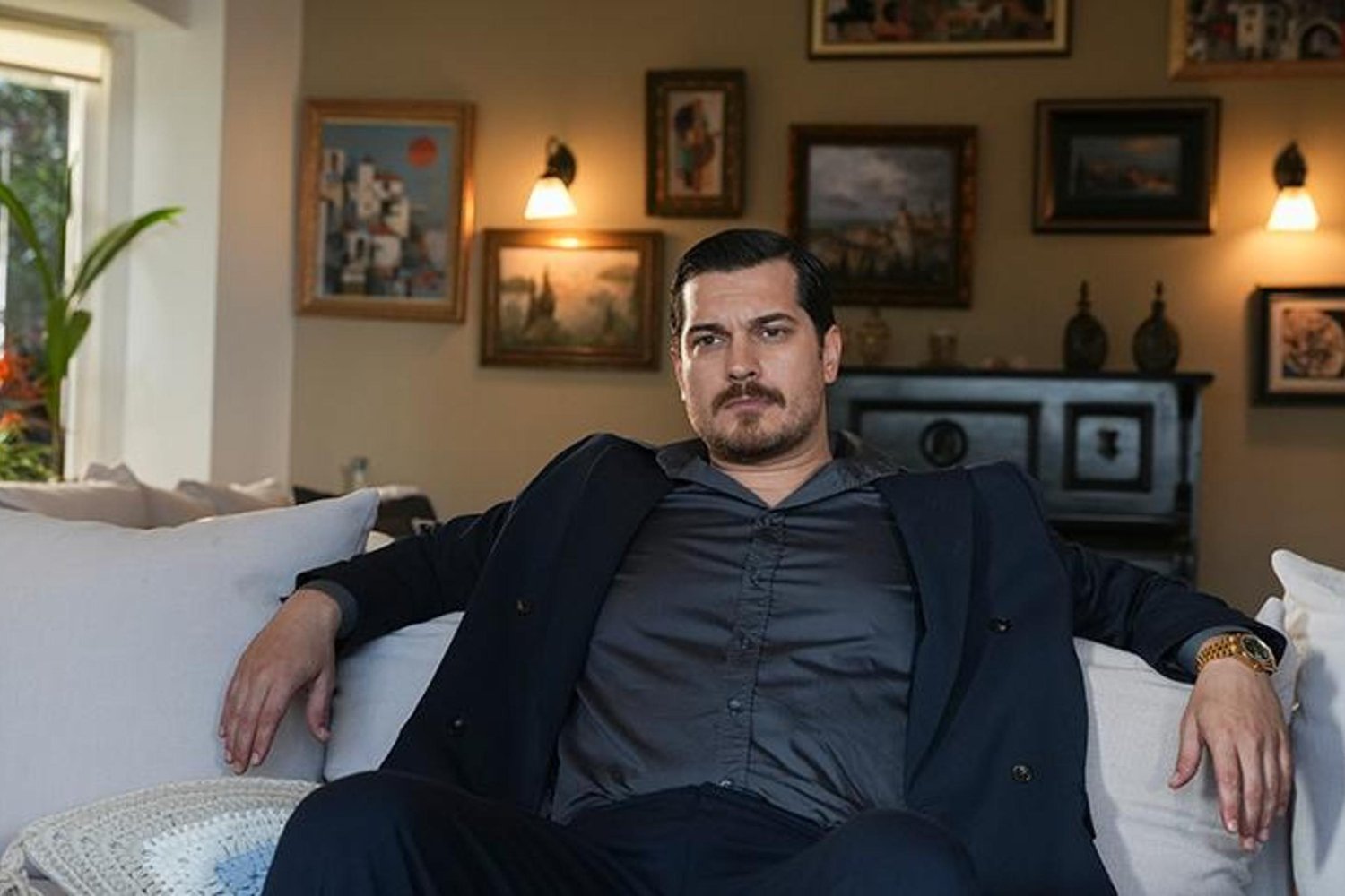 Eşref’in Hediye Kolyesindeki Takip Cihazı Şoku! Nisan En Büyük Korkusuyla Yüzleşti