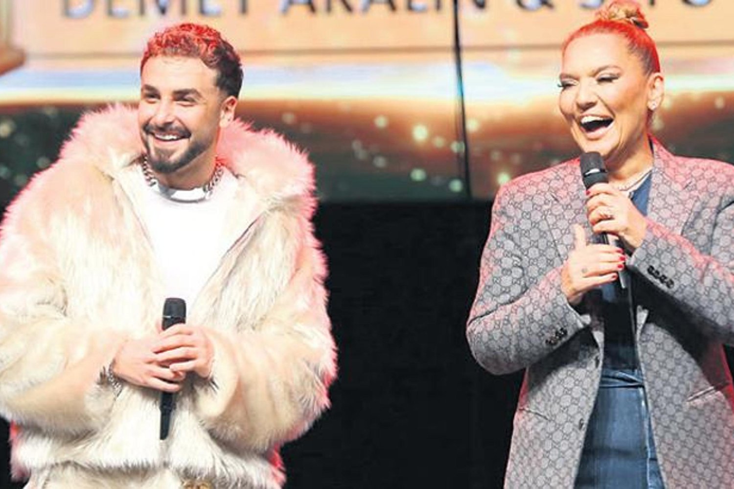 Mutluluğu Paylaşan Çocuklar ve Ünlü İsimler Sosyal Yardımlaşma Etkinliğinde Buluştu