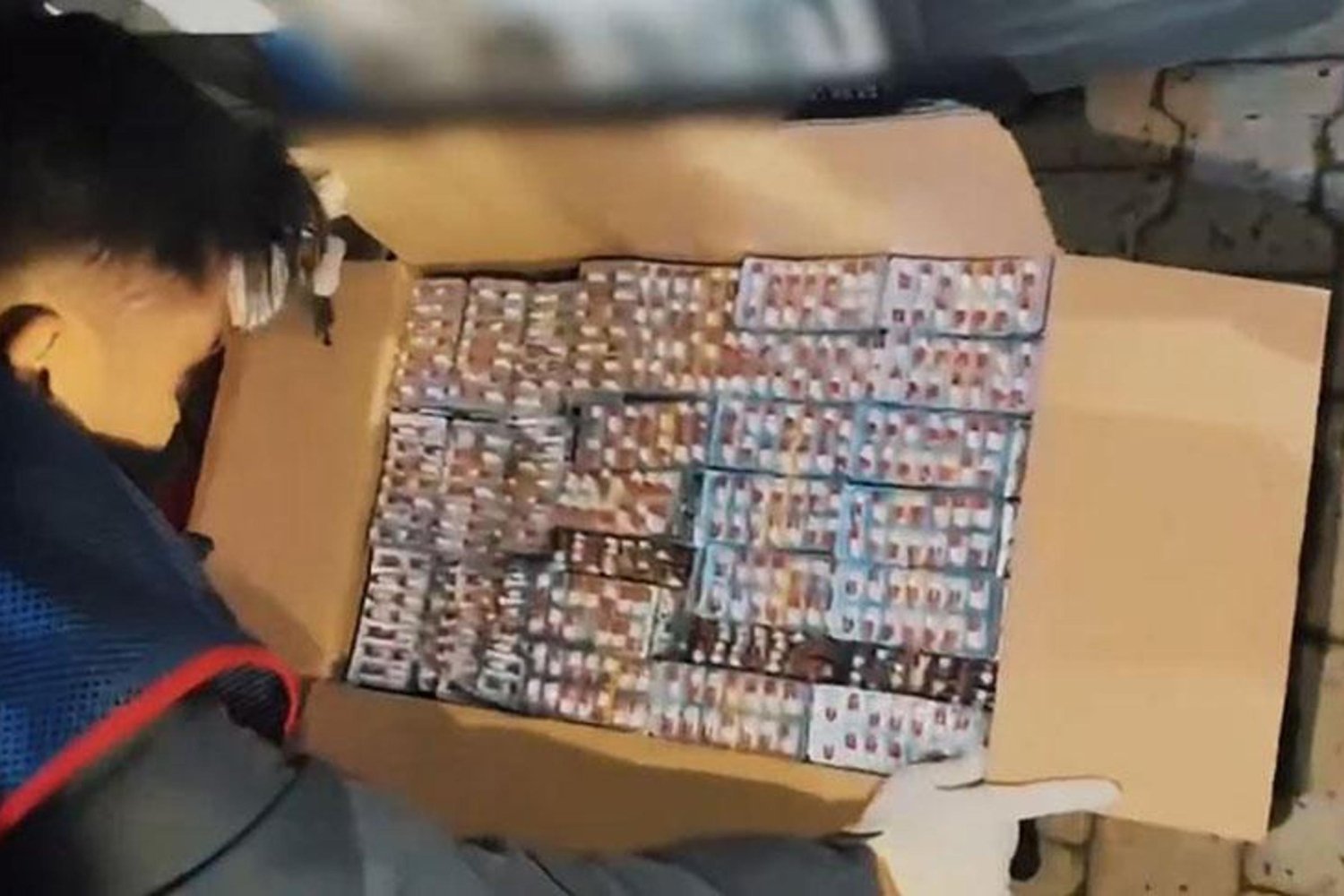 Uyuşturucu Operasyonlarıyla Narkotik Timleri Zorlu Mücadele: 6 Milyon Uyuşturucu Hap ve 270 Kilo Ele Geçirildi