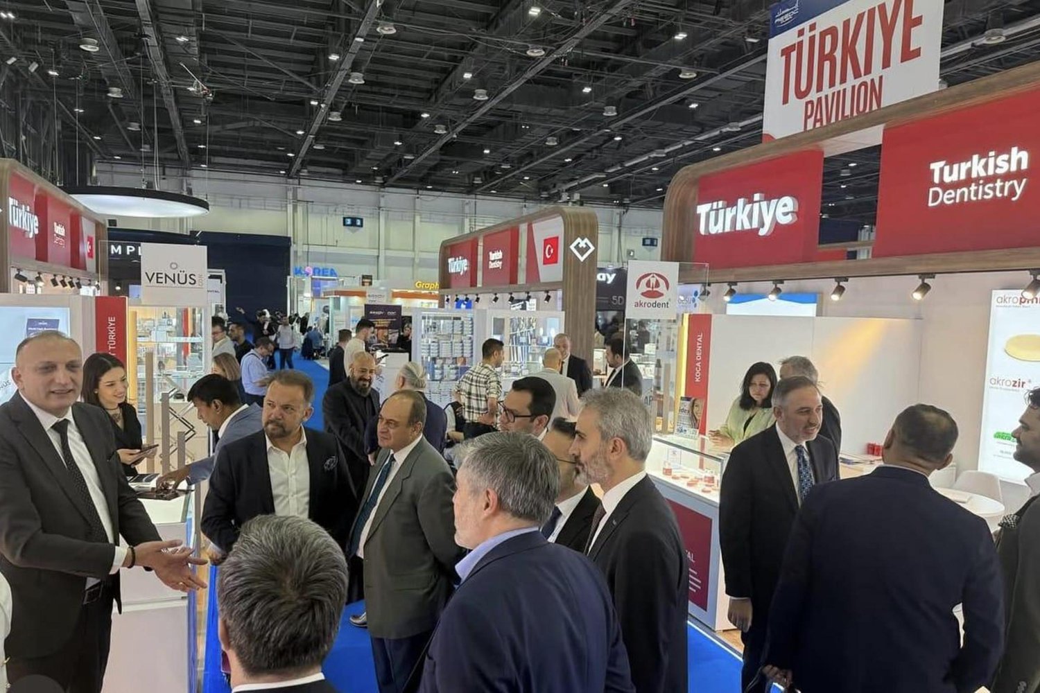 Diş Malzemeleri Sektörü Dubai Fuarında Sektörde Güçlü Görünüm ve Sürdürülebilir Büyüme