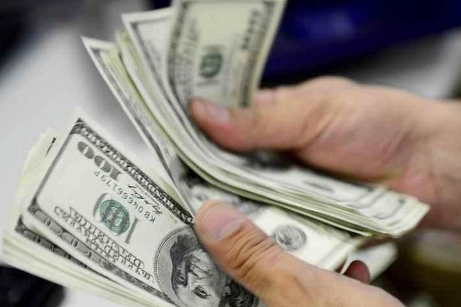 ABD Donanması Casusluk Skandalı: 18 Ayda Çin'e Gizli Bilgiler Aktaran Eski Denizeci 16 Yıl Hapisle Yargılandı