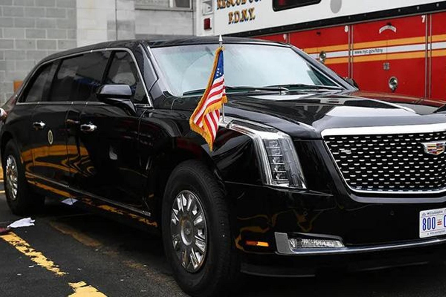 ABD Başkanı Donald Trump'ın Güvenlik Gözaltında Yoğun Güvenlik Önlemleriyle Florida Konvoy Yolu Değişti