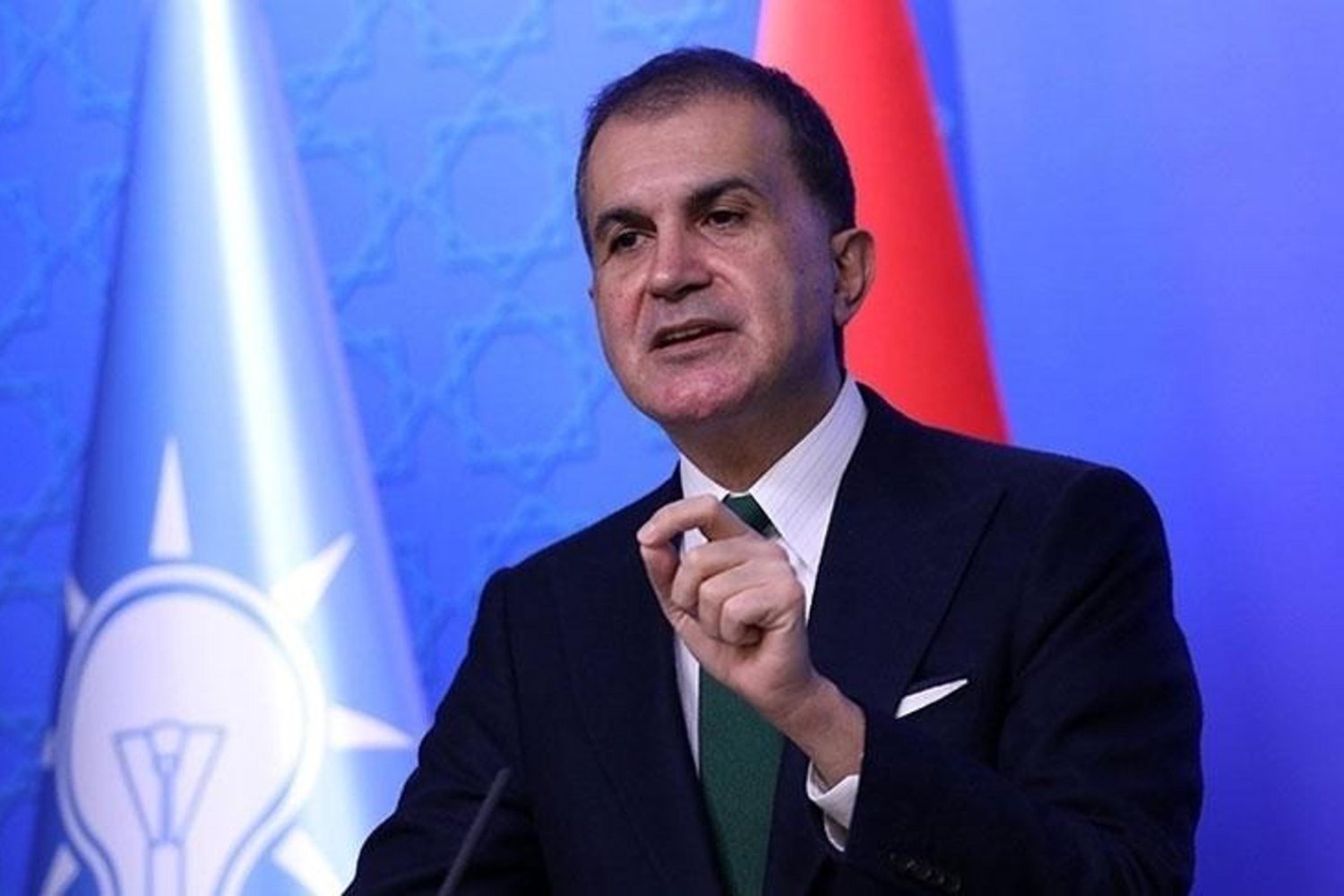 Şaşırtan Detaylar: Ünlü Modacı Yeni Koleksiyonunu Tanıttı