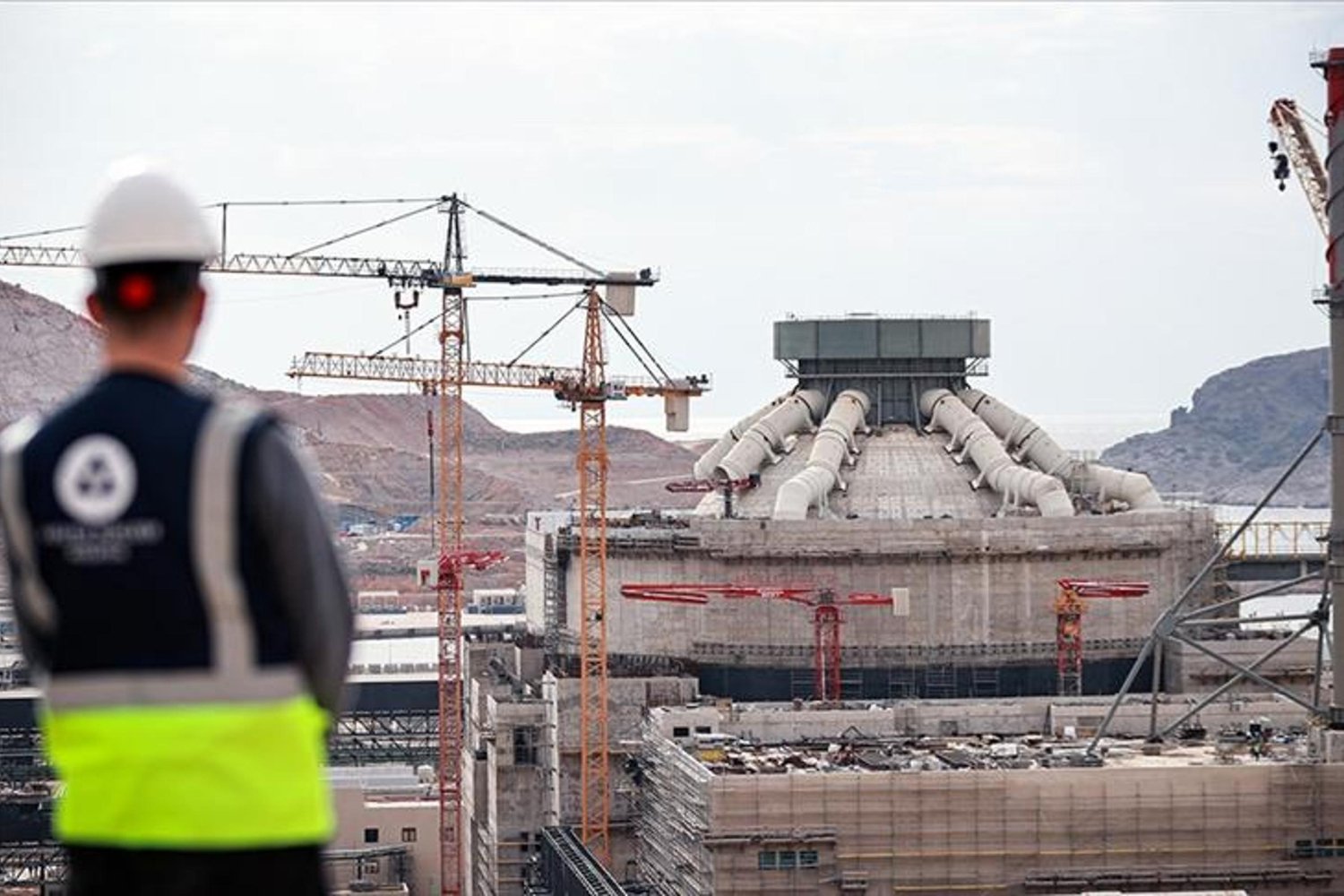 Nükleer Enerji Devrimi Başlıyor: Akkuyu ve Küresel Güçler Geleceğin Siyasetini Belirliyor