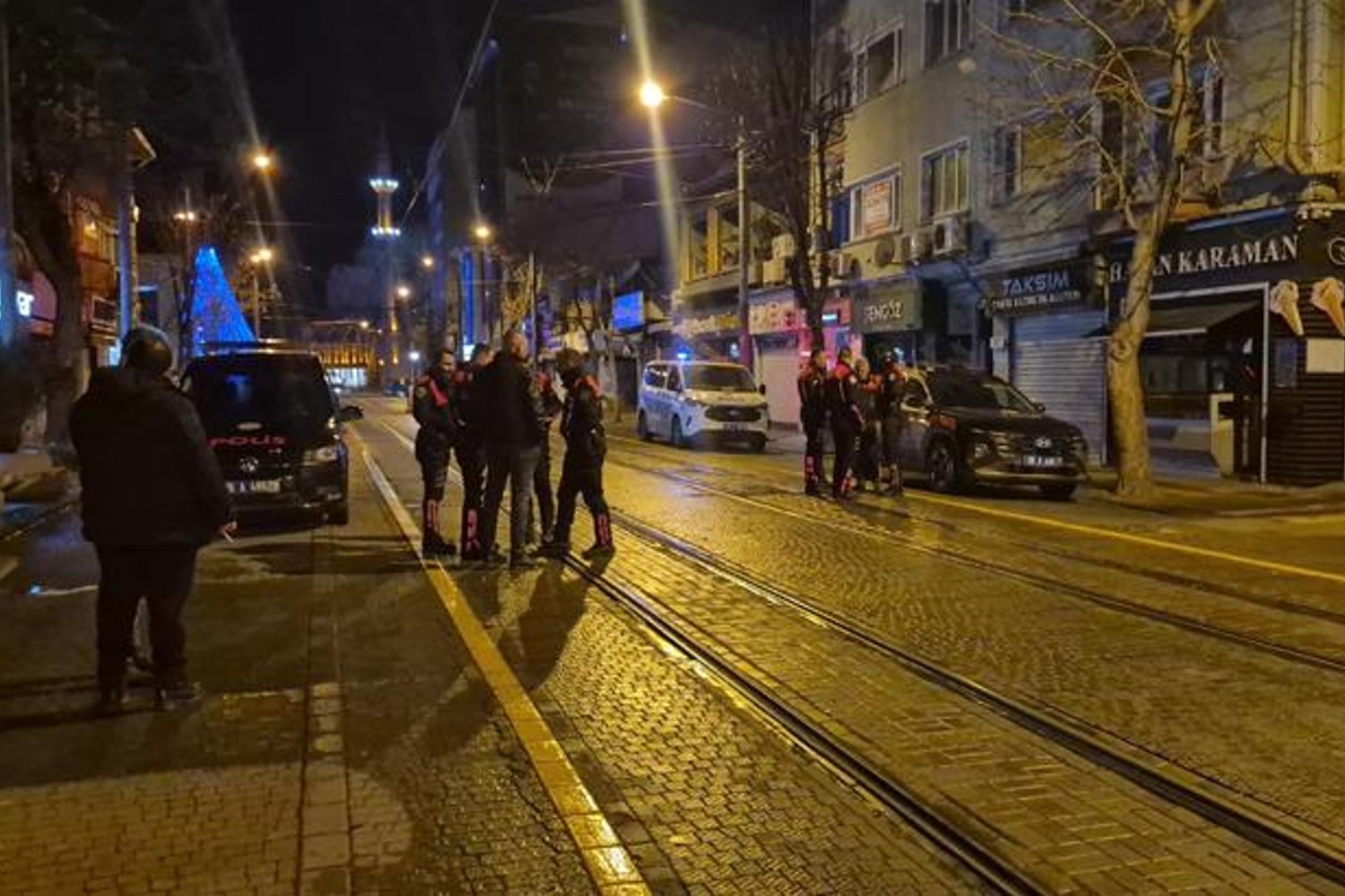İstiklal Mahallesi'nde Şok Silahlı Kavga: B.B. Ateş Açtı, Yaralı Yerde Bıraktı!