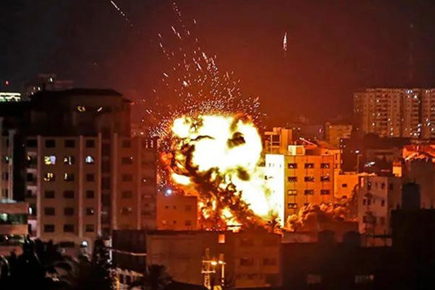 İsrail Operasyonu Gazze'de En Kanlı Havalı ve Kara Saldırılarına Sahne Oldu