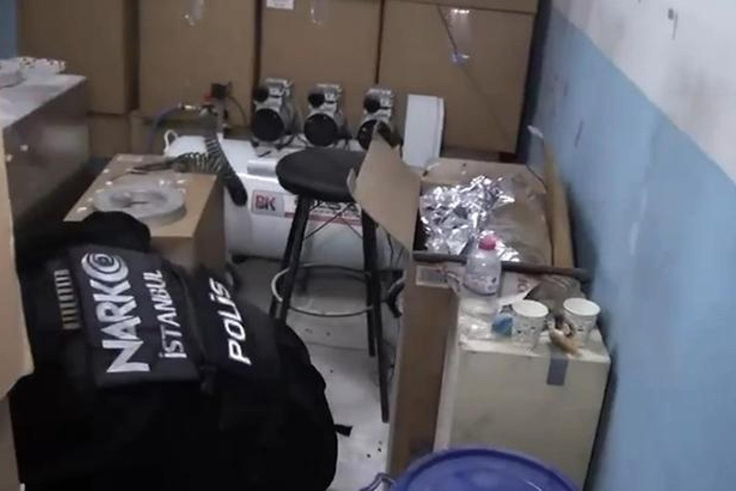 İstanbul'da Uyuşturucu Operasyonu: 3,3 Milyon Ecza Hapı Ele Geçirildi