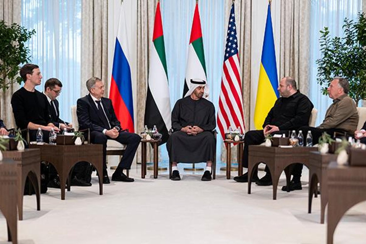 Rusya-Ukrayna-ABD Abu Dabi Müzakereleri Barış Çabalarını Artırıyor