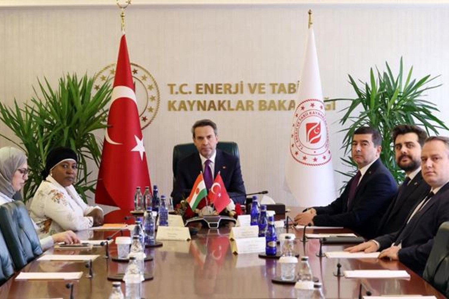Enerji Bakanı Bayraktar Nijer'le madencilik ve petrol iş birliğini görüştü