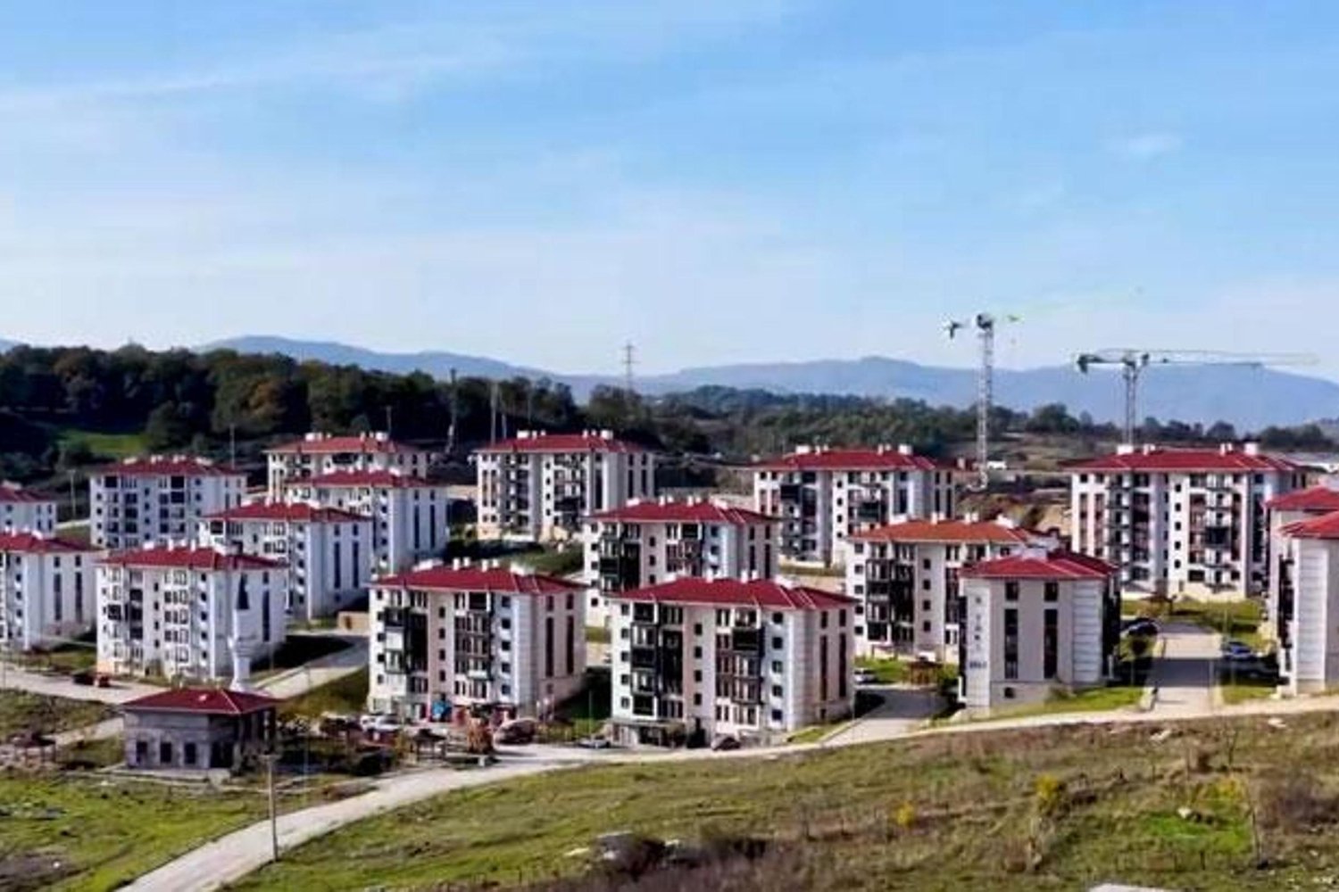 Yalova'da Sosyal Konut Sevinci: TOKİ'nin İlk Evim Projesiyle 304 Aile Güvenceye Aldı