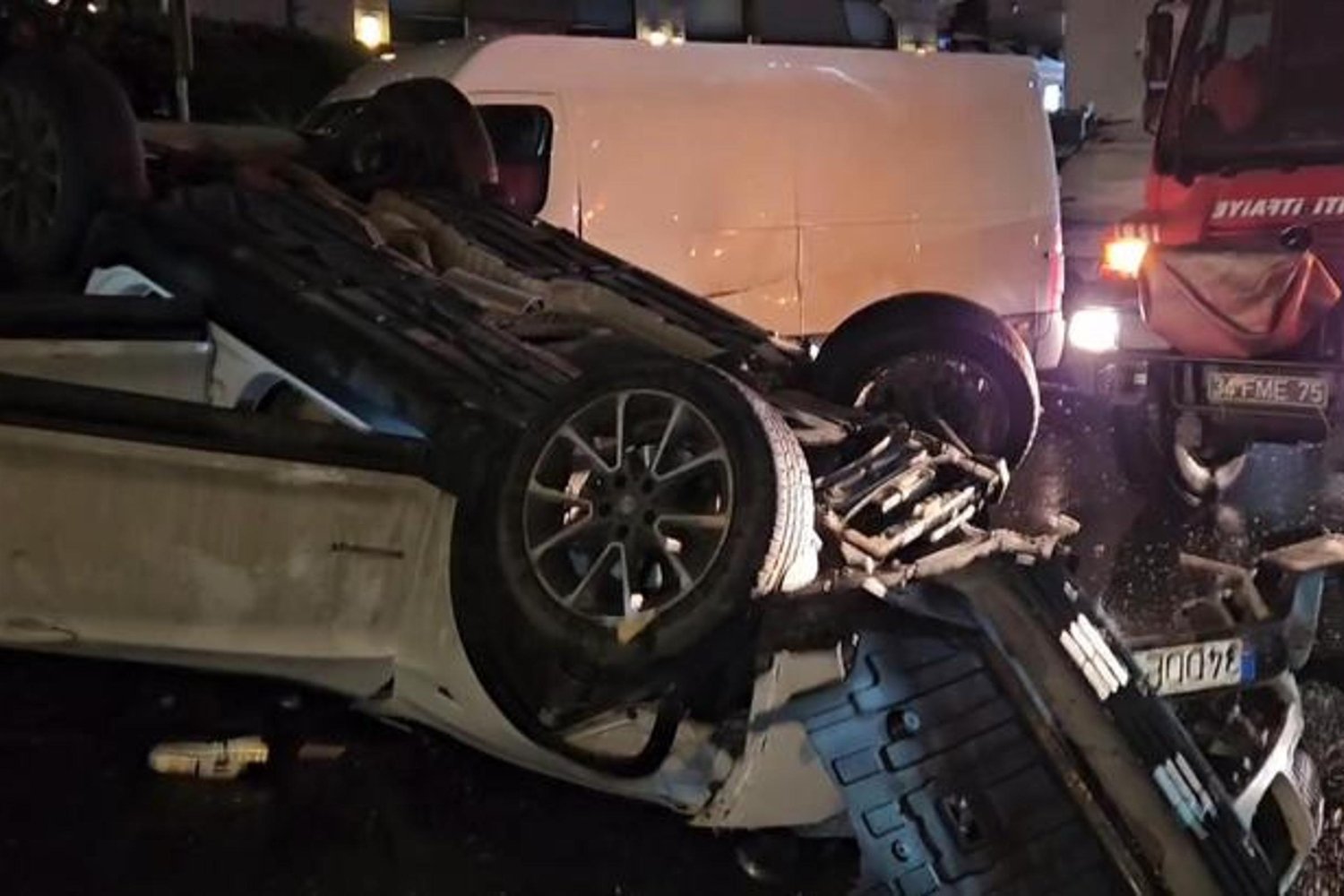 Yürekleri Ağza Getiren Kaza! Otomobil Takla Attı, 2 Yaralı