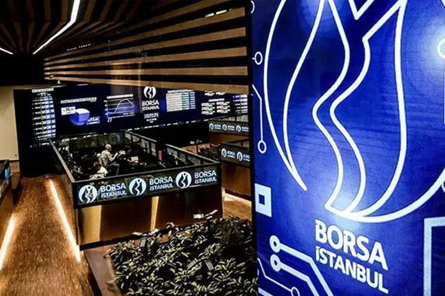 BIST 100 Endeksi Gün Sonunda Rekor Seviyeyi Aştı: Yatırımcılar Karışık İşaretler Veriyor