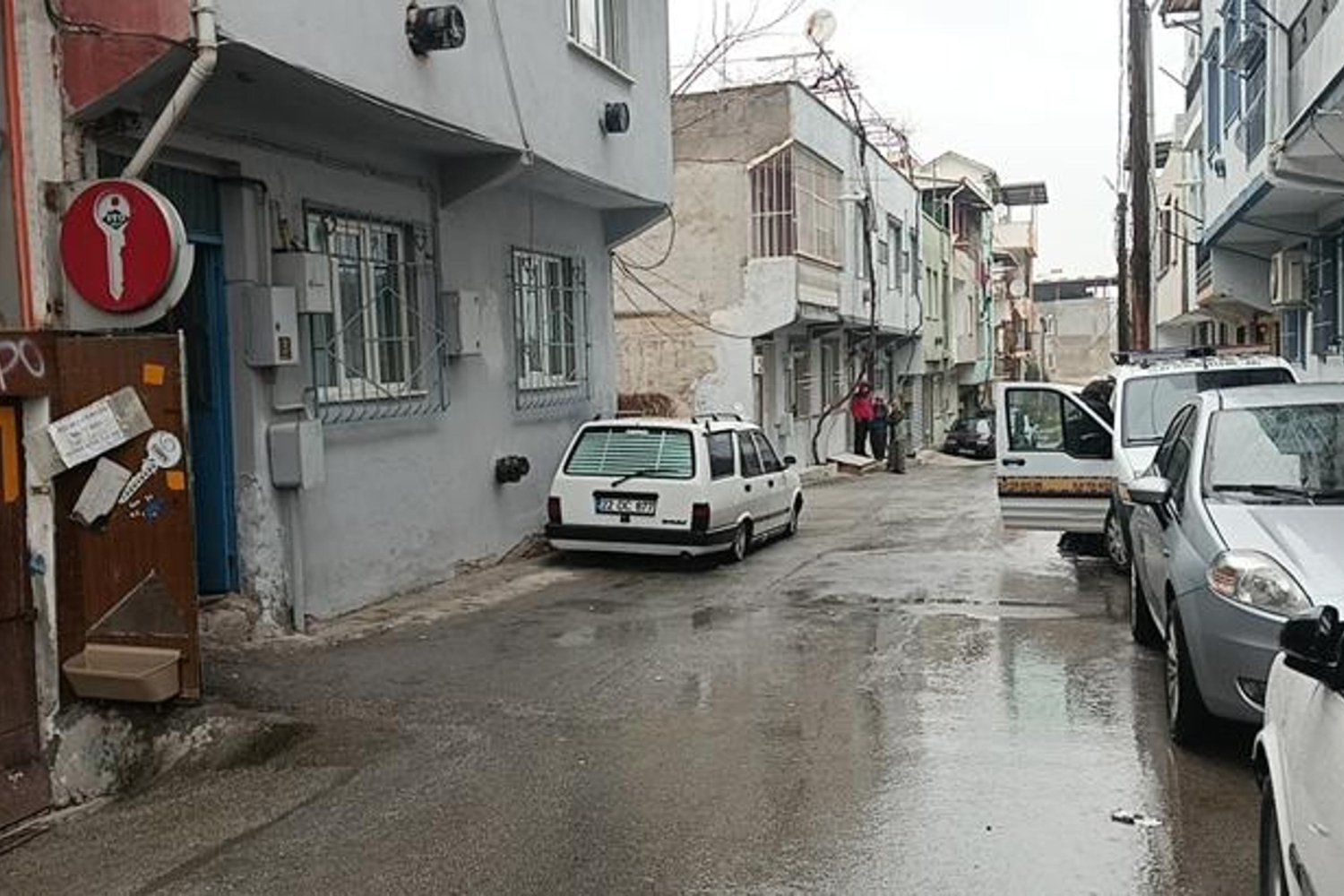 Bursa'da Silahlı Çifte Kavga: Eşine Ateş Eden Şüpheli Kaçtı