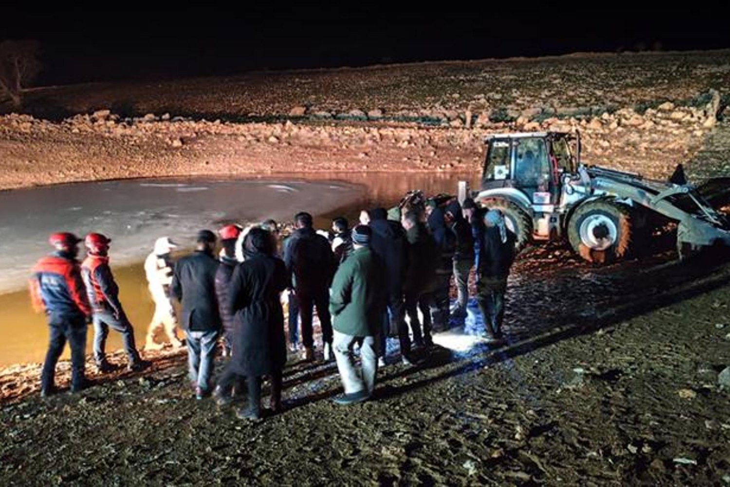 Kayıp Çocuklar İçin Arama Çalışmaları Devam Ediyor! Mazıdağı'nda Kırık Buz ve Ayak İzleri İpucu