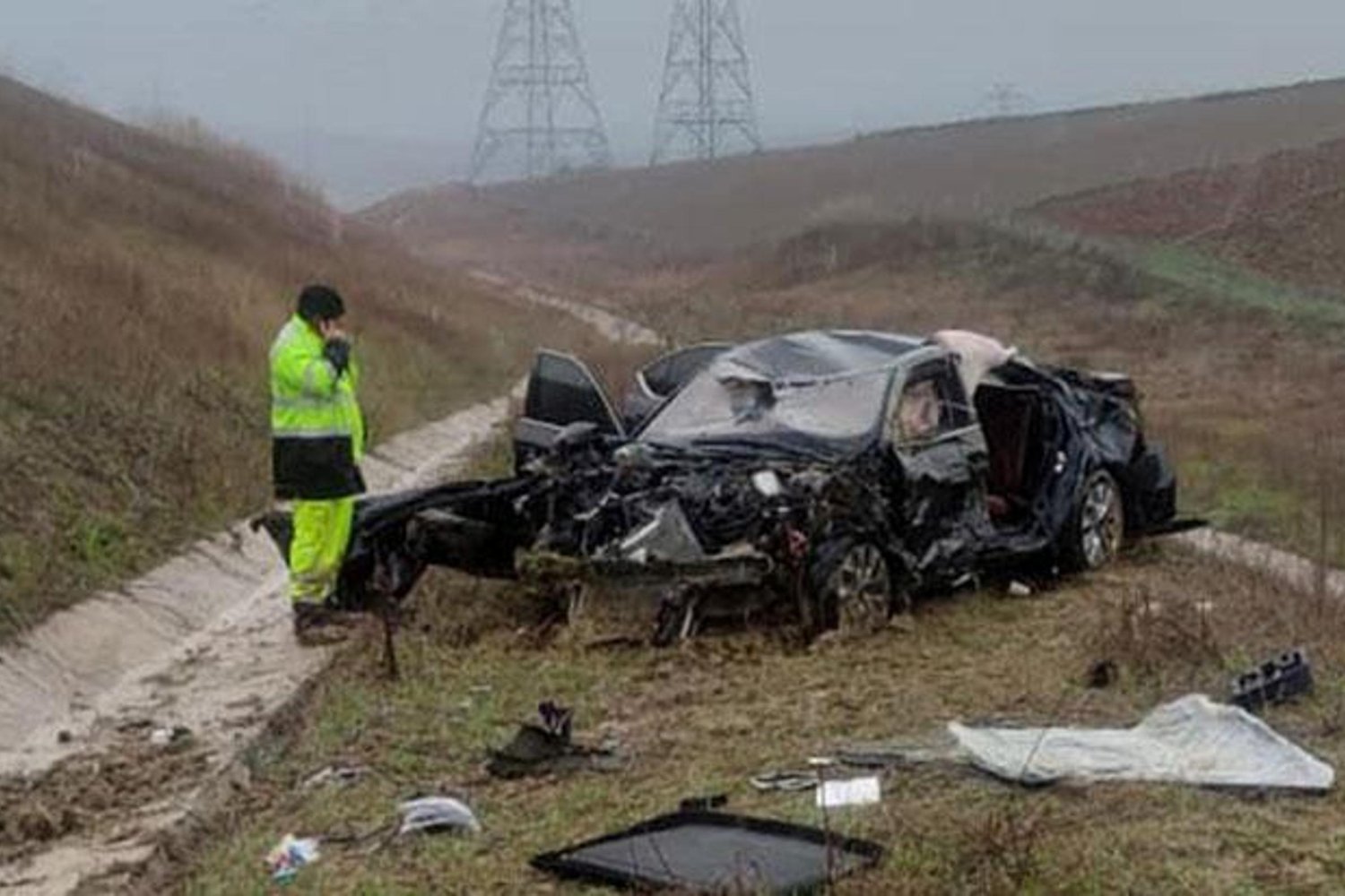 Gelibolu'nda Cenaze Yolunda Otomobil Şarampole Devrildi: 5 Yaralı